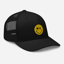 Load image into Gallery viewer, SMILEY TRUCKER HAT
